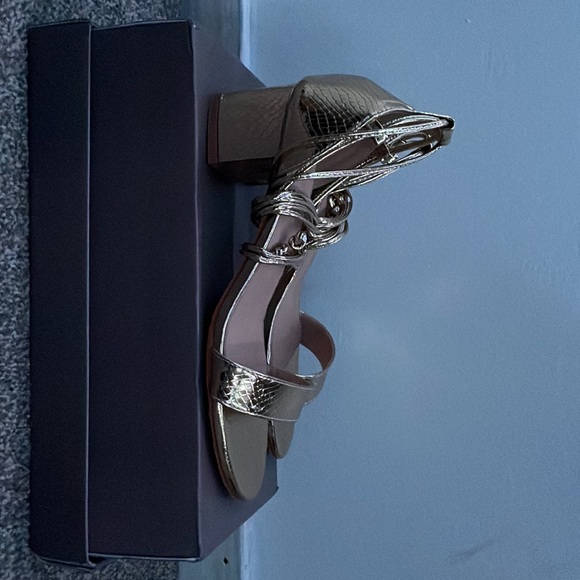 Gold wrap around heels - Picture 4 of 4